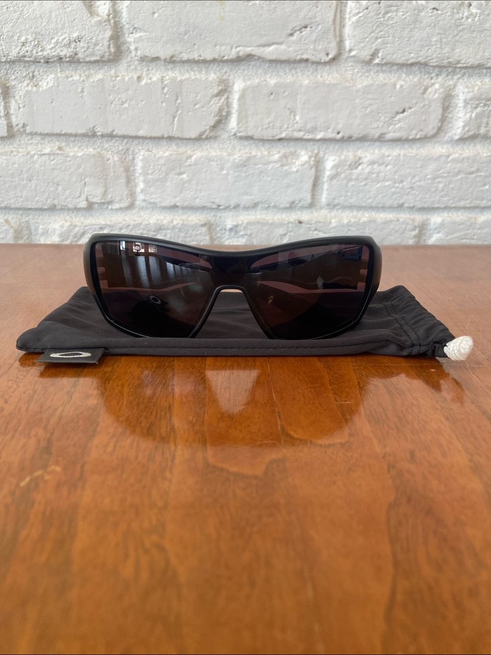 Vintage Oakley Dart Black Wrap Shield Sunglasses with Dark Lenses